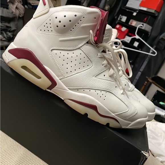 Nike air Jordan retro maroon 6’s - Picture 3 of 7